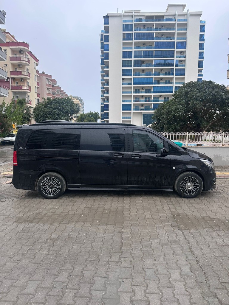 VIP Mercedes V-Class — Krem Lounge